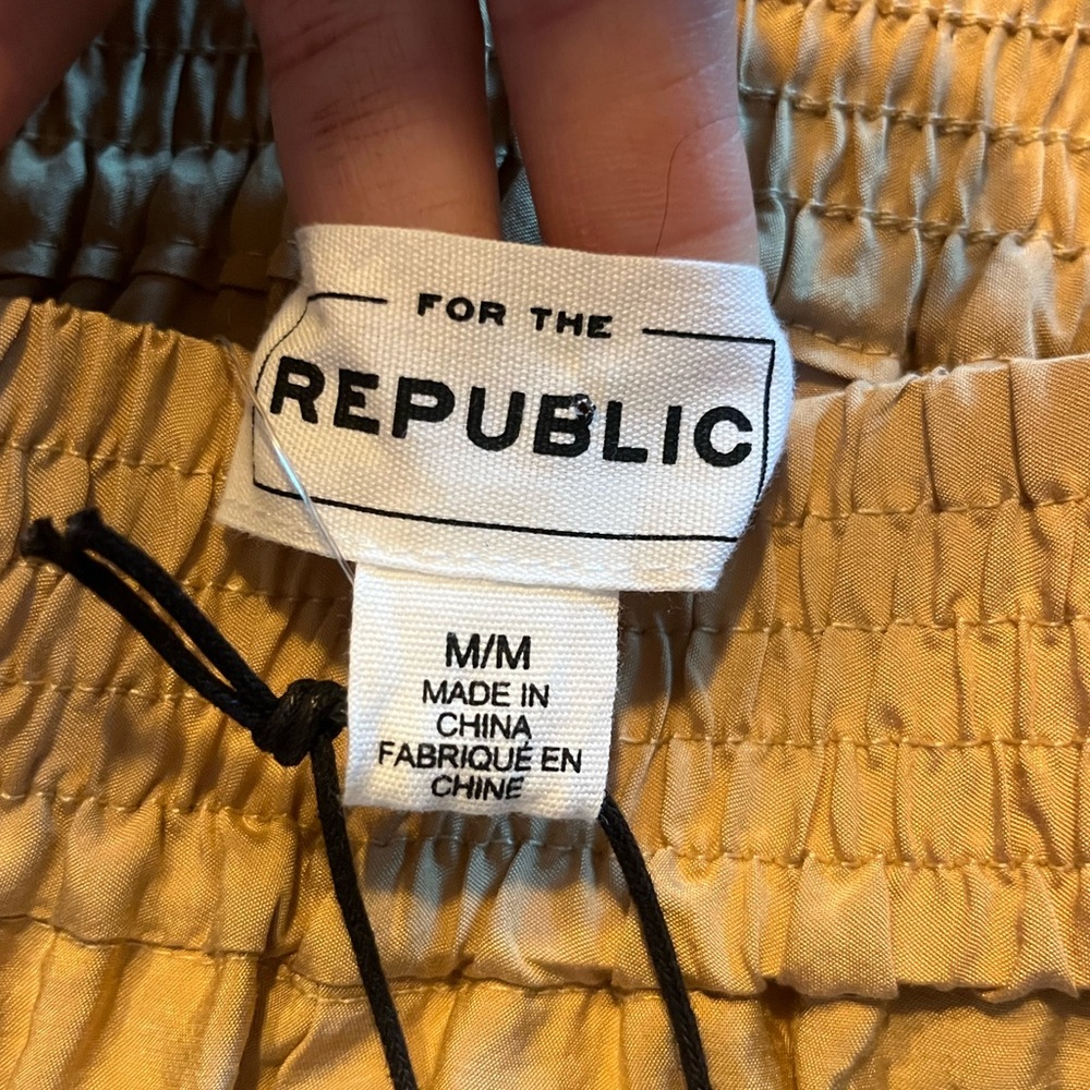 NWT For The Republic Tan Elastic Waist Wide Leg Pants Size Medium - Picture 11 of 14